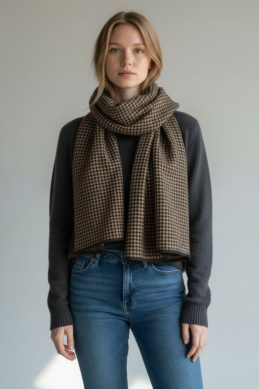 Isle Of Mine Cassidy Houndstooth Scarf