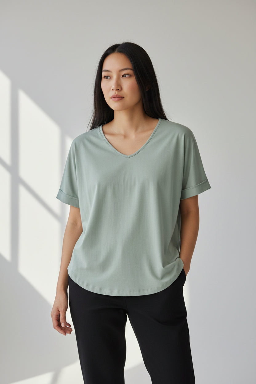 OTW V-Neck Curve Hem Tee